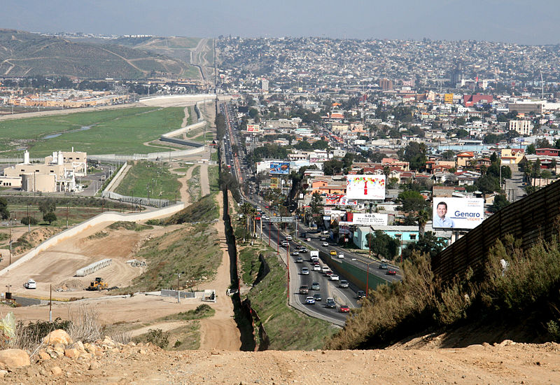 Fichier:Border Mexico USA.jpg