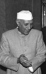 Fichier:Bundesarchiv Bild 183-61849-0001, Indien, Otto Grotewohl bei Ministerpräsident Nehru cropped.jpg