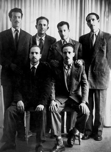 Fichier:Six chefs FLN - 1954.jpg